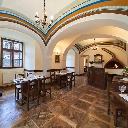 Zamek Lesany Πανσιόν