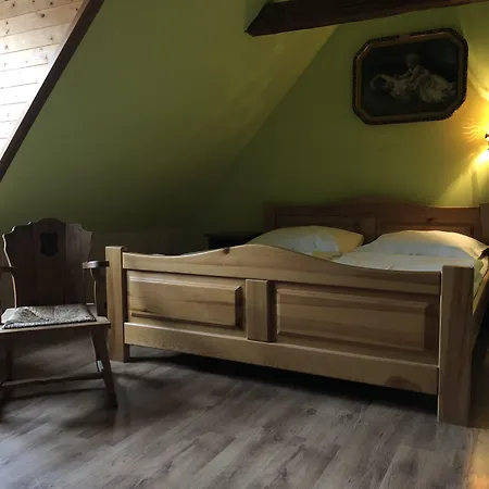 ゲストハウス Zamek Lesany 3*