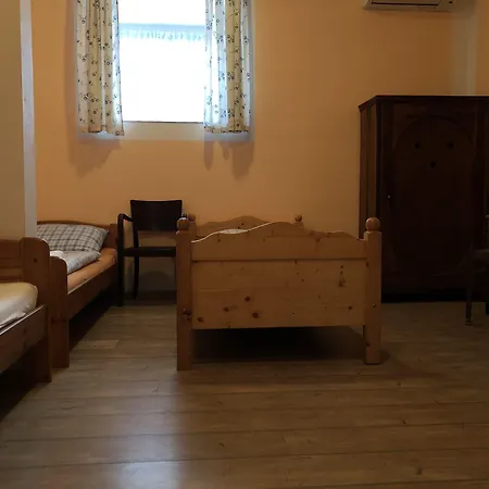 Zamek Lesany Πανσιόν 3*
