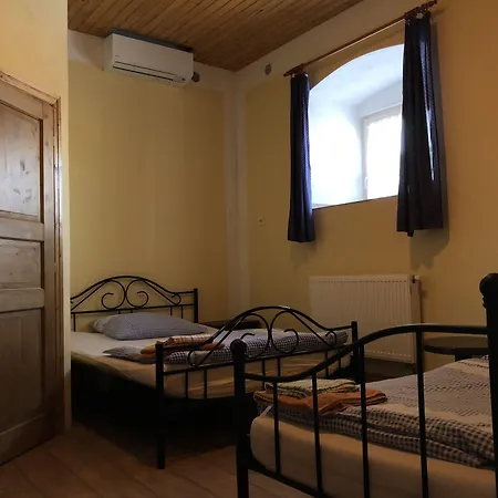 ゲストハウス Zamek Lesany